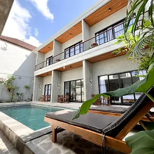  Guest house Adi Surya Indonesia